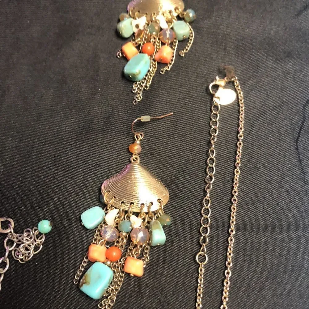 Gold tone jewelry collection w/2 necklace extenders